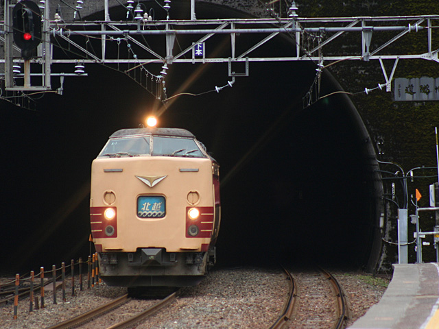 1053m_2.jpg 640×480 148K